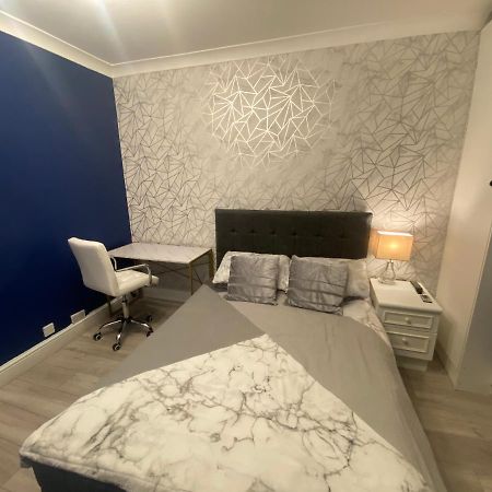 1 Bedroom Luxury Apartments By London City 外观 照片