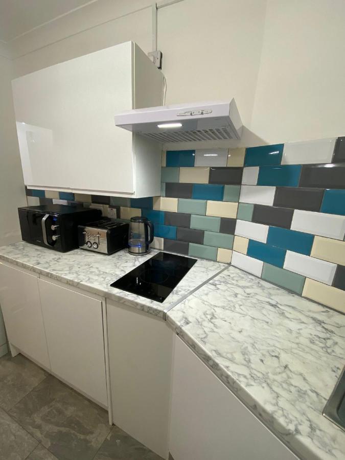 1 Bedroom Luxury Apartments By London City 外观 照片